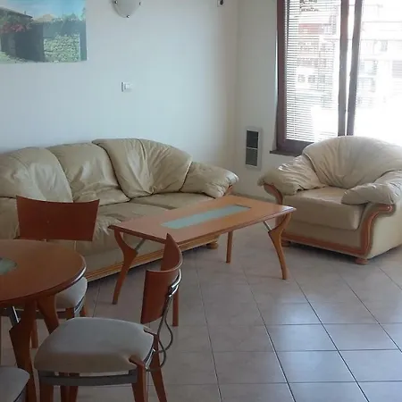 Scr Official, Saint Vlas, Sunny Beach Bulgaria, 1-bed Apartment, Sleeps 4 Persons. 圣弗拉斯