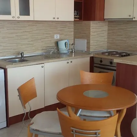 Scr Official, Saint Vlas, Sunny Beach Bulgaria, 1-bed Apartment, Sleeps 4 Persons. * 圣弗拉斯